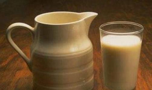 豆浆好、豆奶棒还是牛奶更佳？喝了30多年，专家竟给出此答案！