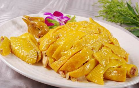  老年人要少吃这些食品 各种酱料含盐量很高