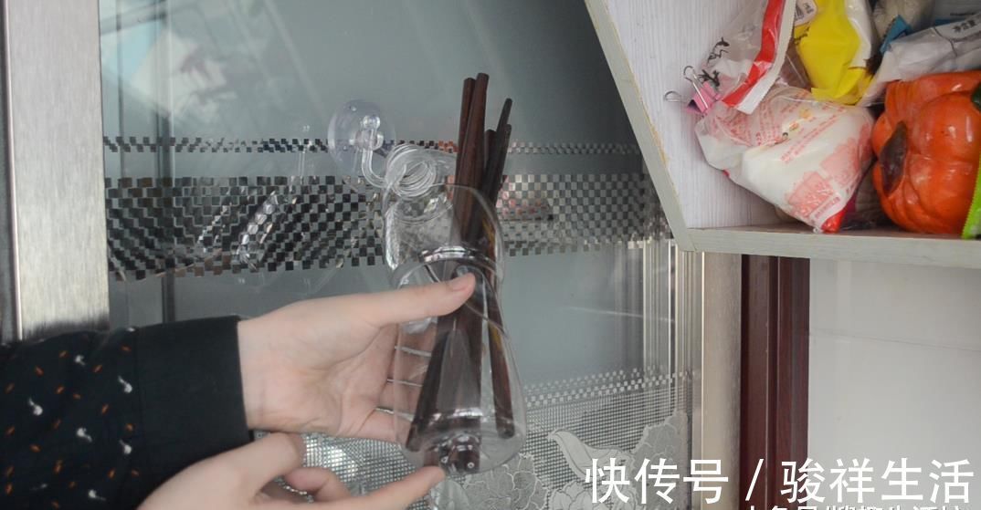 家家户户|塑料瓶别再丢了, 剪几刀, 放在厨房有大用处, 家家户户都用得到