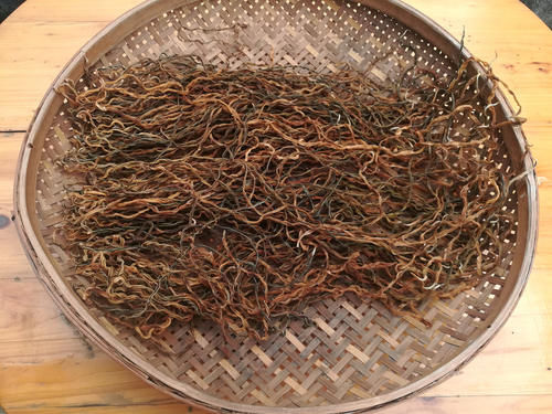 簸箕|这蔬菜1元1斤,晒干比新鲜的好吃,我家每年晒几十斤,炒肉吃最香