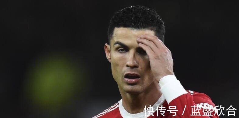 曼联|C罗在曼联的尴尬处境曝光年轻球员都怕他,甚至不想传球给他!
