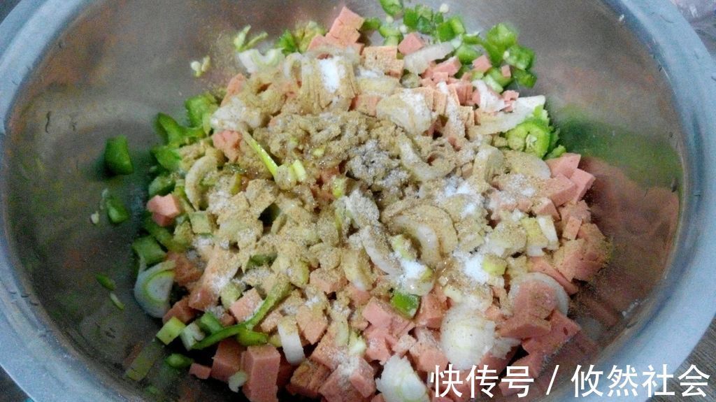 电饼铛|在家制作青椒火腿馅饼，味道鲜美，营养健康