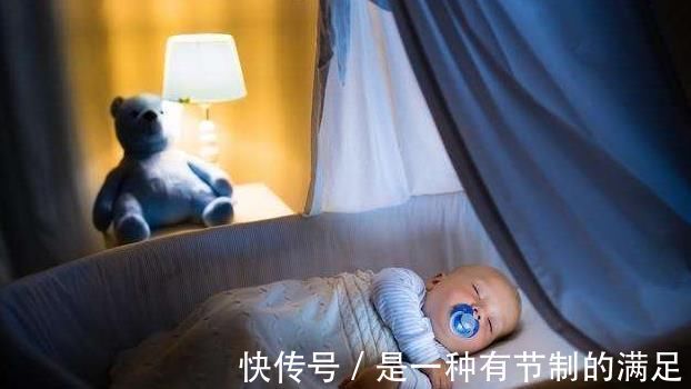 尿布|宝宝睡着的时候,该不该叫醒他?12个问题,为你解答!