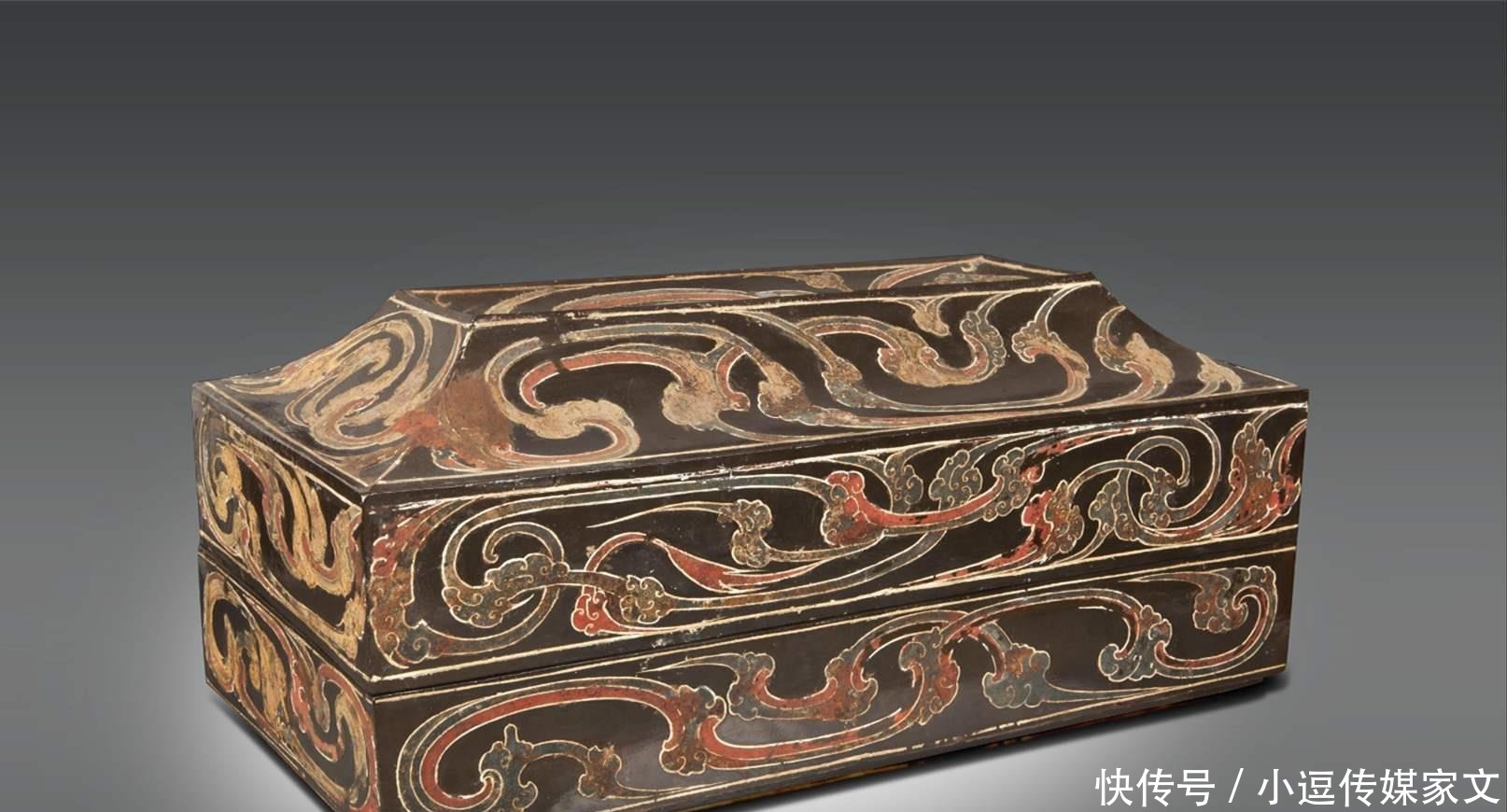 利豨墓出土一件千年“官帽”,外形很诡异,专家:影视剧忽悠人