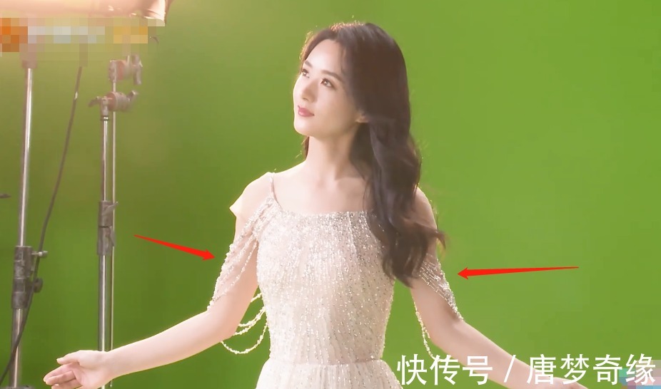 胳膊|赵丽颖《中餐厅》宣传花絮，离开了瘦身特效，这身材我没看错吧？