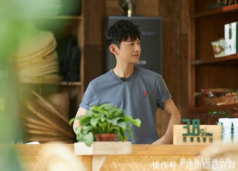 为什么说娱乐圈宁愿得罪谁,也别得罪黄磊看他的朋友圈就明白了