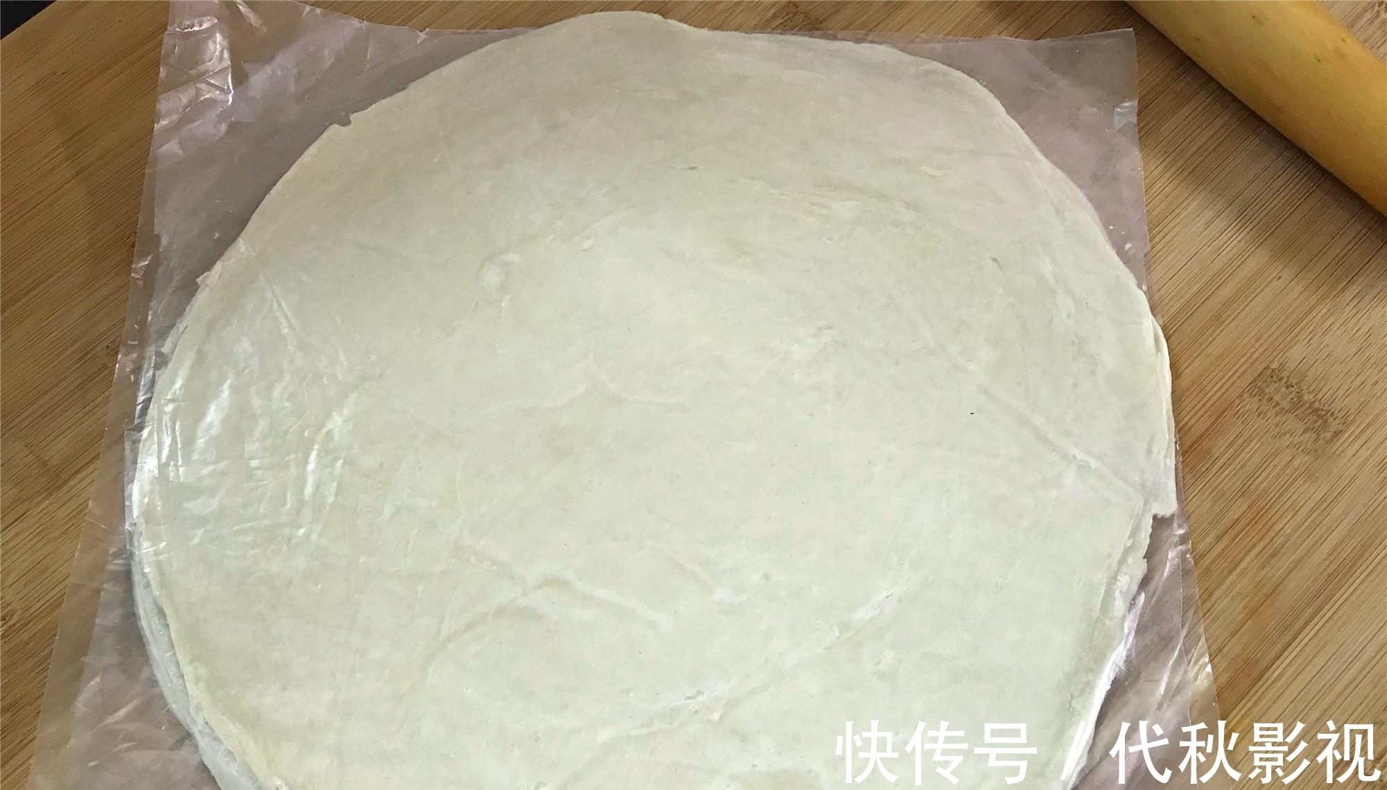 手抓饼的花样新吃法，个个酥脆又多层，咬一口酥掉渣，简单易做