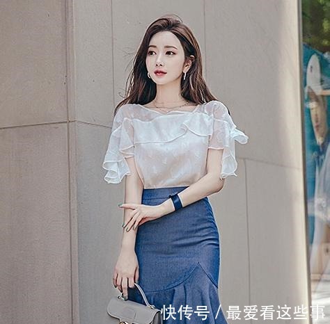 上衣 短袖雪纺上衣搭配牛奶鱼尾包臀裙,穿搭出小清风的感觉!