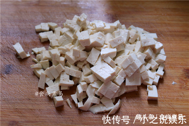 我家每周做一回此款点心，食材简单又好吃，邻居尝过打包走