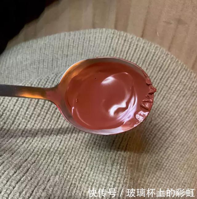 唇膏色号不喜欢怎么办,口红断了怎么拯救教你如何把它变废为宝