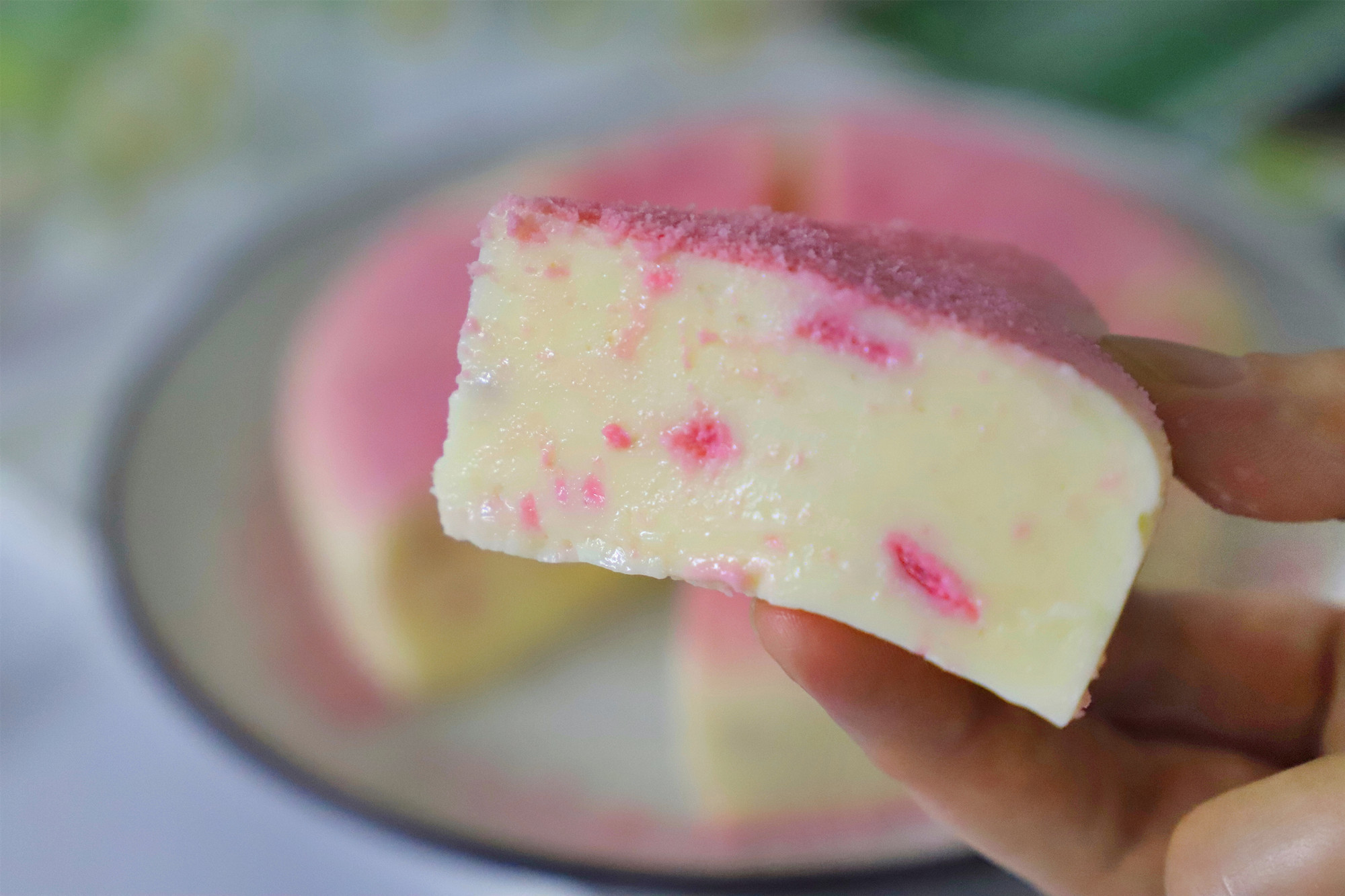 牛奶新吃法，倒锅里筷子搅一搅，冰凉Q弹，比淇淋简单还好吃