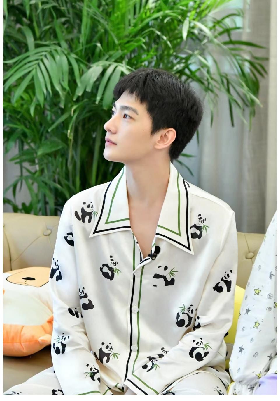 杨洋亮相《青春环游记》第三季 携手开启环游新旅程