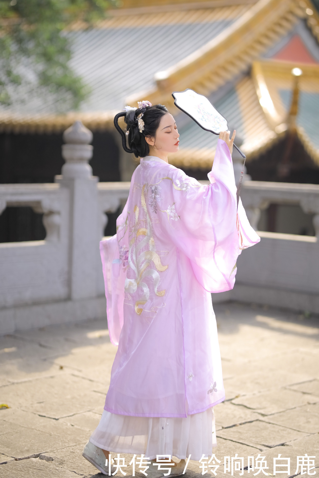 精致好看的“七尾狐”汉服,大多数人不愿入手,这是怎么回事呢