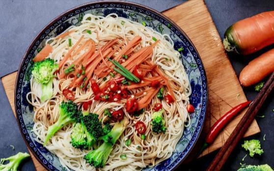 医生|25岁女子每天一碗小米粥，幽门菌值上涨1500，医生：太无知