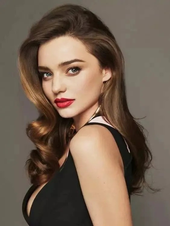 岳晓琳:圆脸、长脸、方形脸分别适合什么样的发型?