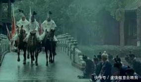 回头|将军打了胜仗,满城百姓高兴迎接,却回头对部下说屠城!