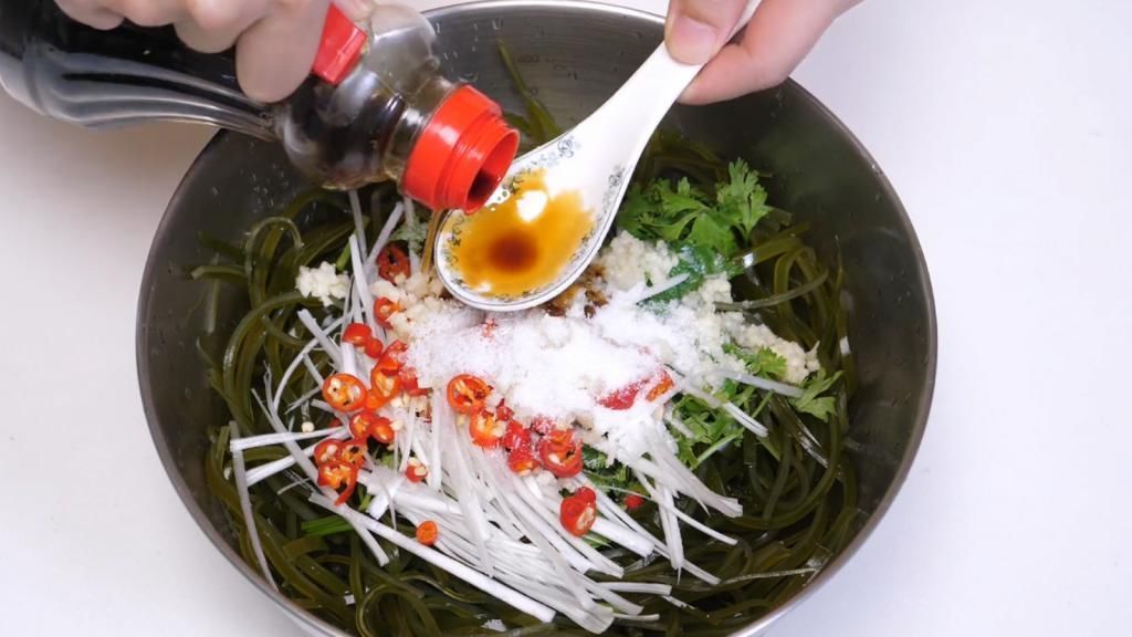 易学|难怪饭店凉拌海带丝那么好吃,原来是这个窍门,简单易学爽口好吃一点也不腥