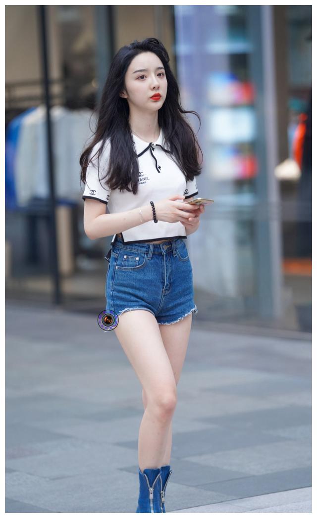 美人|微笑而胖的美人, 一张圆圆的鹅蛋脸, 非常纯净自然的气息