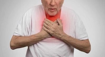 癌细胞|“肺癌”来临时，睡觉会出现3个异常“征兆”，可自测别忽略