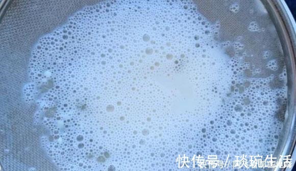 最近迷上吃“它”,无需烤箱,一拌一蒸就出锅,香甜丝滑,真好吃