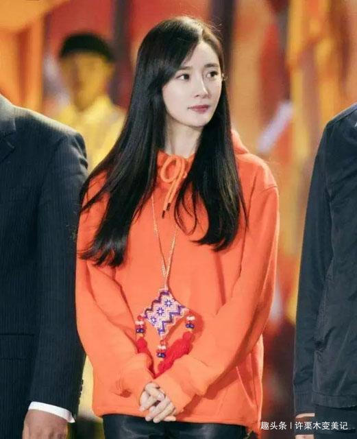 额头 不管你是奔几的女性,这4种显老发型千万别留,不仅像大妈还伤发