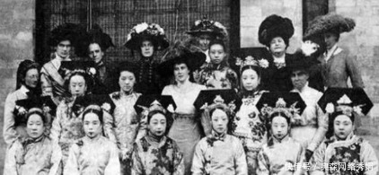 妃子|清朝妃子的脖子上都有一抹白色,现在人觉得丑陋,那时是主流