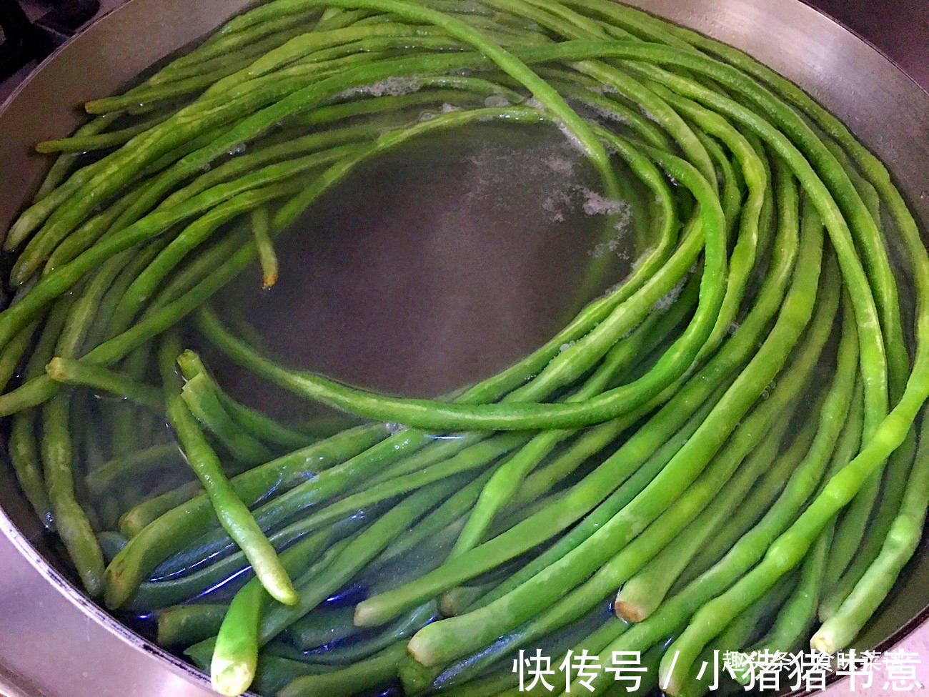 趁着阳光充足，此9种蔬菜可以多晒一些，留着冬天吃，炖肉特别香