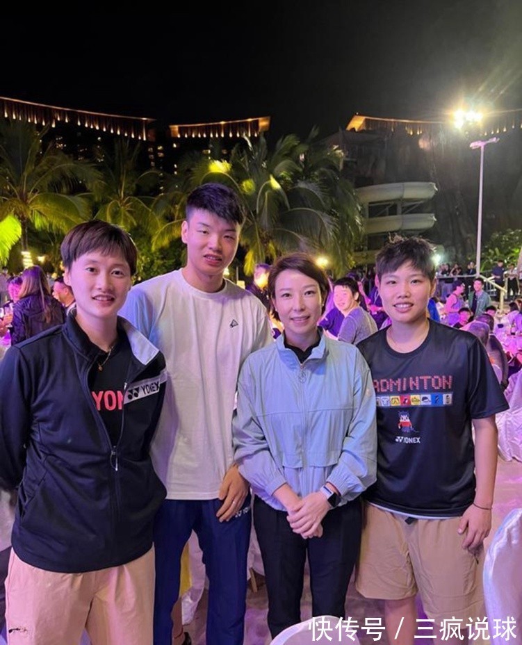 wt久违了!中国网球传奇郑洁亮相,容颜不老气质过人,37岁出任校长