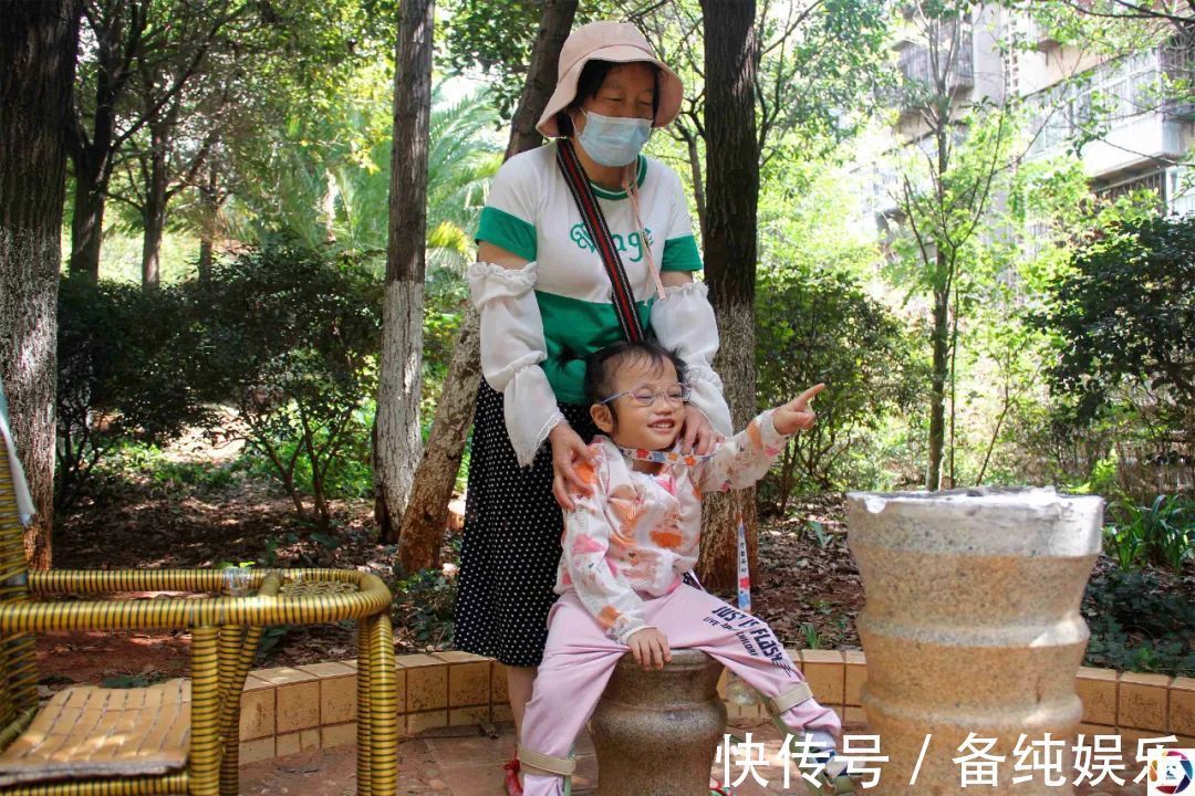 康复|残疾妈妈独子溺亡后,42岁借钱做试管婴儿,迎来女儿也迎来了悲剧