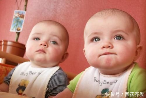 养育|双胞胎姐妹：一个奶奶带，一个姥姥养，多年后差距明显，宝妈悔恨