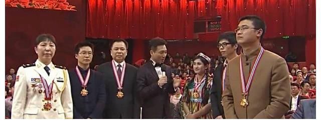 央视春晚不对外售票，每年直播却满满的观众，他们都是谁？