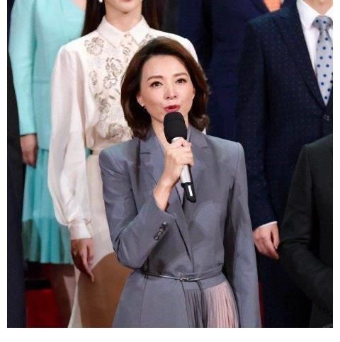 退出央視春晚后，董卿并沒有結束自己的旅程，而是繼續(xù)超越自己