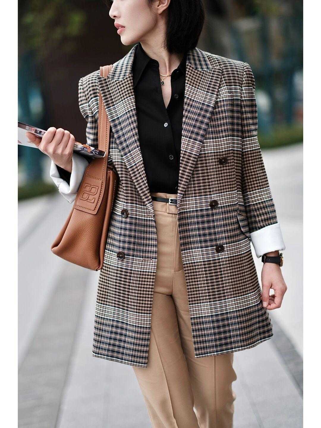 白色衬衫 冬季通勤怎么穿?看看这些干练知性的穿搭方式,日常实用不挑人