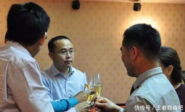  喝酒|酒桌上，情商越低的人，这3句话说得最多，来看看你中了几条