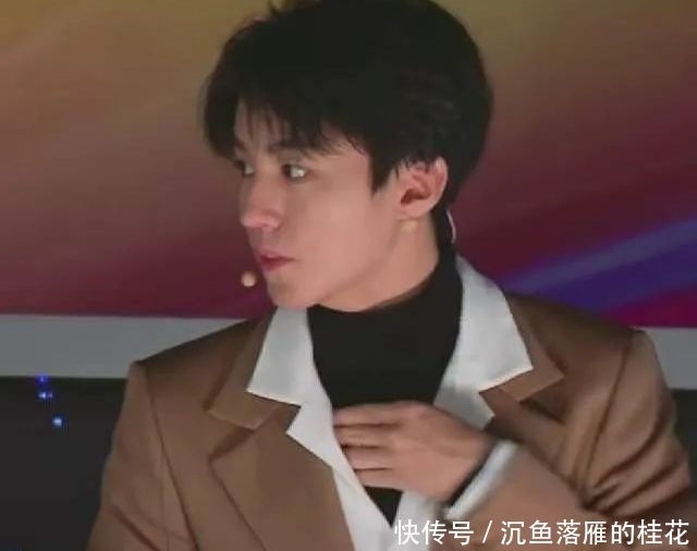 王俊凯录制《华彩少年》!畅谈唱跳舞台话题,并表示非常思念舞台?