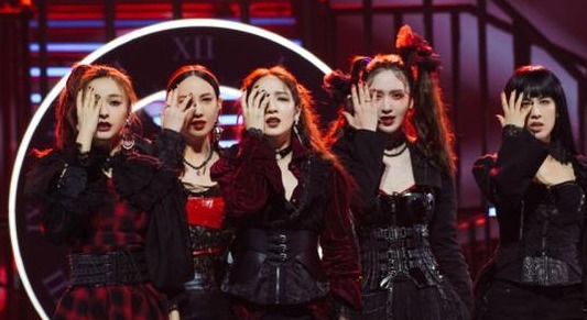 乘风破浪的姐姐|《姐姐》出事了,冠名商被王鸥告上法庭,舆论态势一边倒