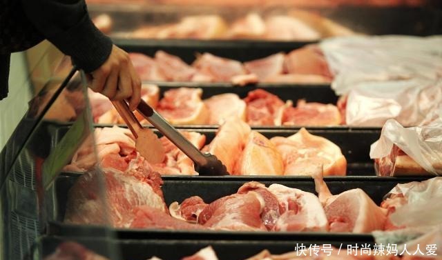 灌香肠用前腿肉还是后腿肉都不对,香肠老板教你选肉,不腻且香