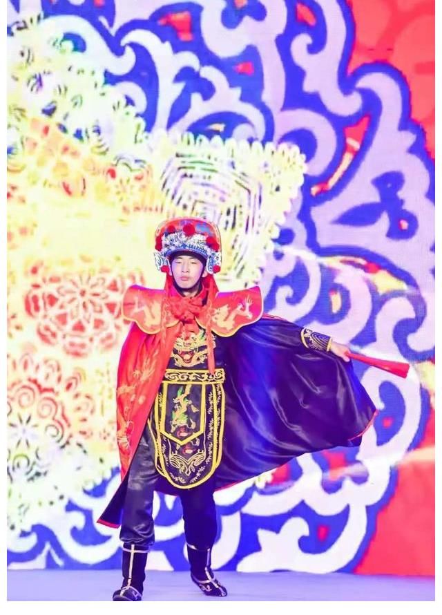 刘思伟|“同心永向党 唱响新时代”文艺晚会圆满举行，曲涛表演深入人心