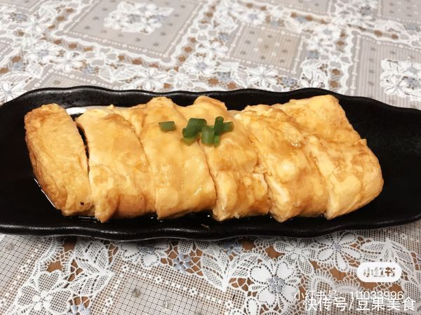 配着这盘日料，玉子焼き，米饭可以吃三大碗