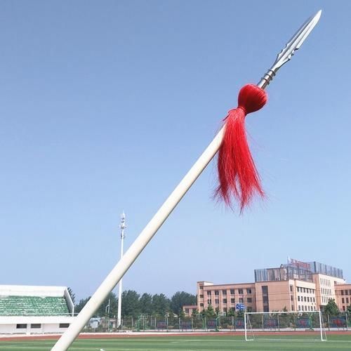 刺中|古代长枪上为何要挂红缨并非为了好看，等刺中敌人的时候就懂了