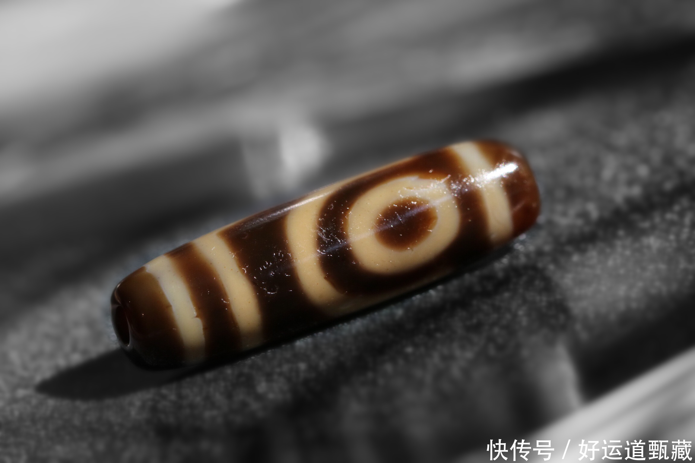 收藏|天珠在藏人心目中地位崇高,世代收藏供养,天珠是如何辨别真假