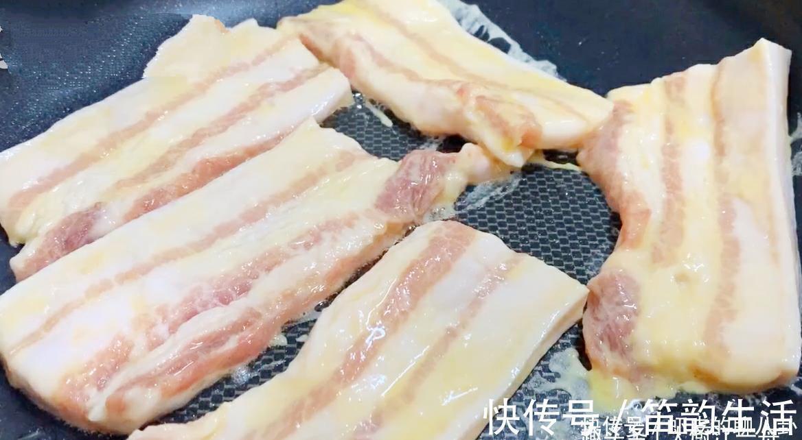 五花肉别再红烧了，教你个秘制做法，开胃又解馋，农村待客全靠它