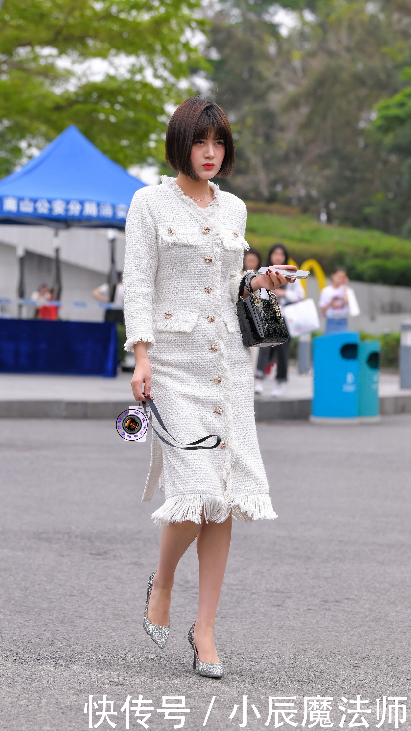 时节|初冬时节,粗花呢连衣裙搭配尖头细跟鞋,时髦保暖穿出气质美