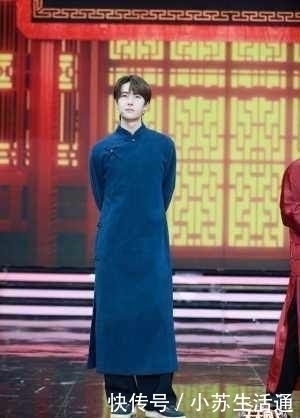 王一博你穿蓝大褂的样子,像极了书中翩翩贵公子,少年未来可期