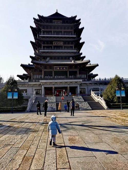 第一次登上超然楼！大明湖南岸这个收费最贵的景点，有很多看点