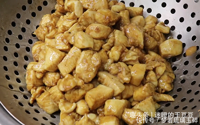 鲜嫩|手把手教你酱爆鸡丁，肉质鲜嫩不柴，酱香味扑鼻，下饭又下酒