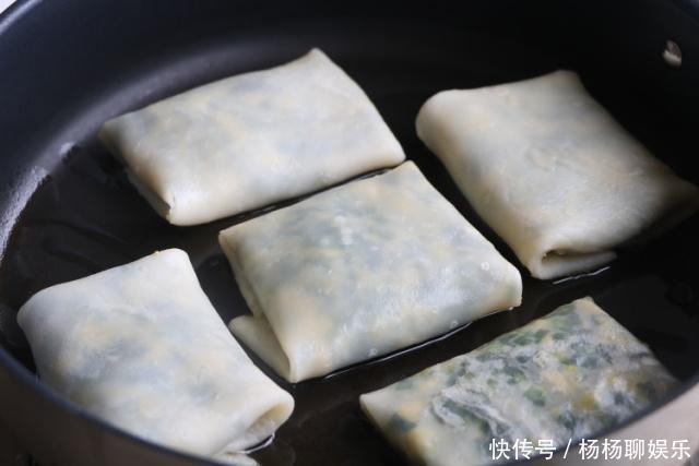 不发面不烫面,快手5分钟就能出锅的韭菜盒子,皮薄馅大不漏汁