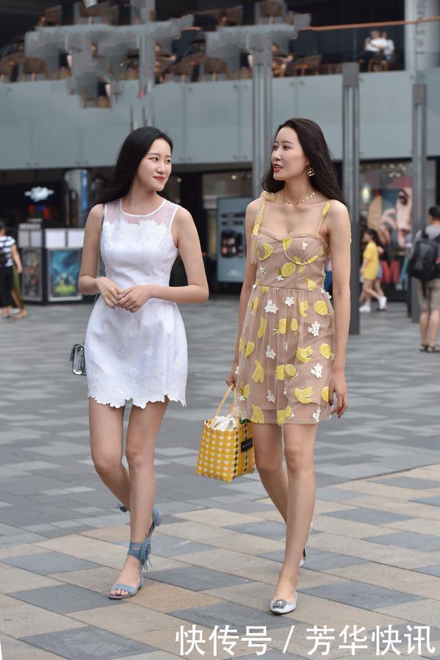 穿搭|街拍:美女街头争奇斗艳,名副其实穿搭高手,尽显搭配小心机