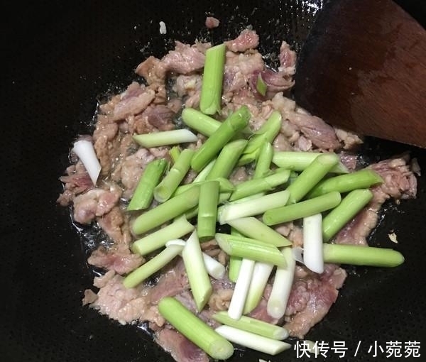 农家炒肉原来是这么做的,加这个进去,肥而不腻、麻辣鲜香