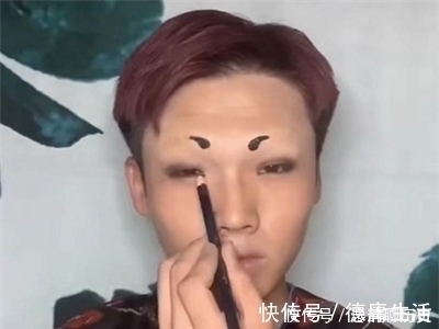 仿妆#小哥哥仿妆“如花”，第一眼：就看看热闹，结局：是如花本花吧？